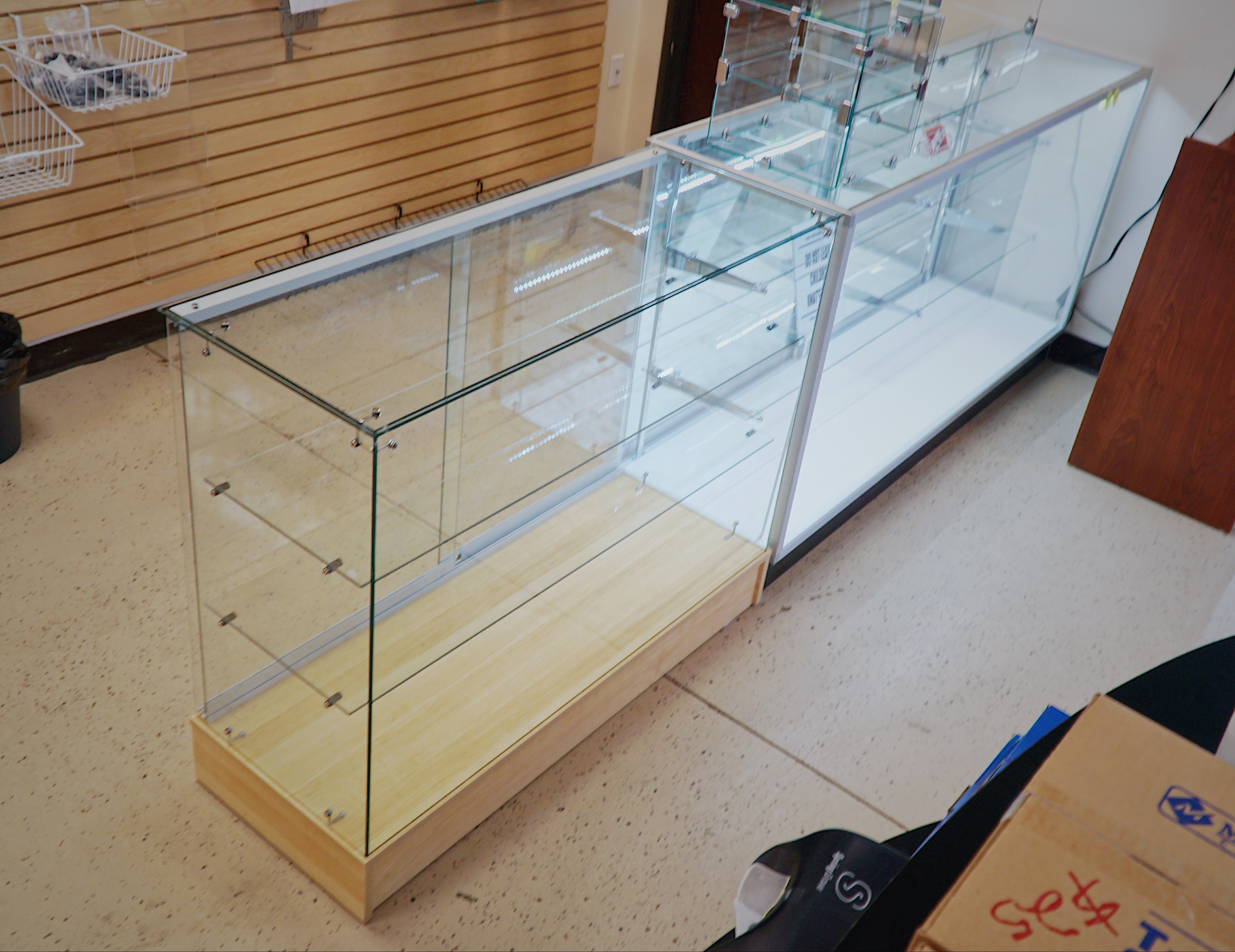 FRAMELESS FULL VISION SHOWCASE ASF