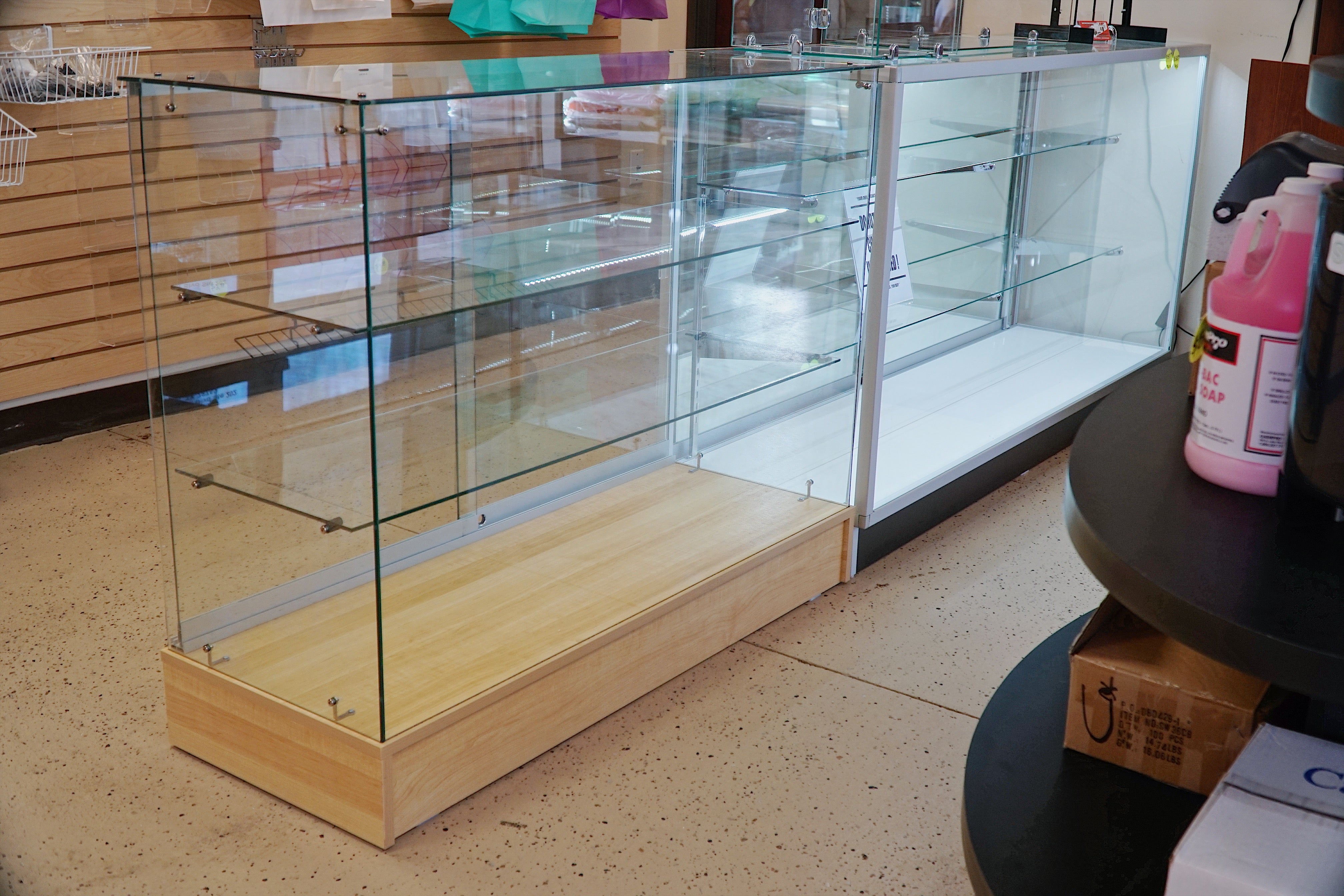 FRAMELESS FULL VISION SHOWCASE ASF